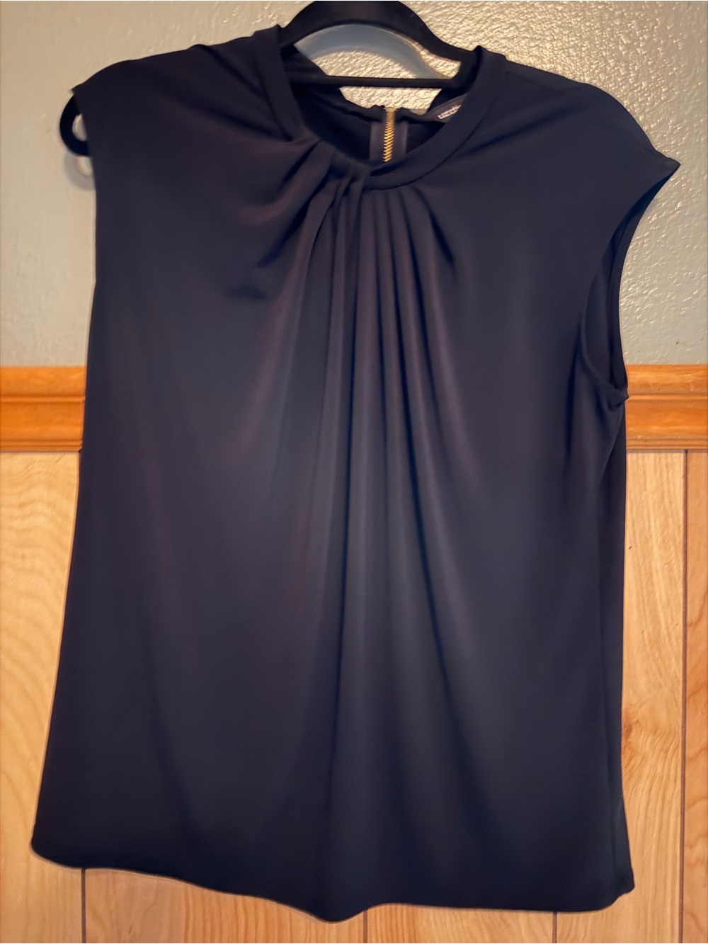 Liz Claiborne Black Sleeveless Pleated Neck Blouse